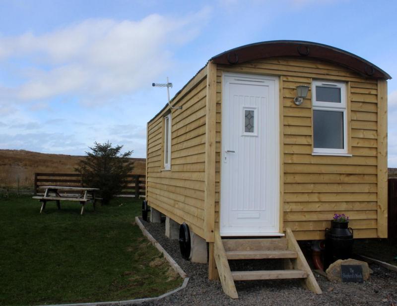 Hillside Camping Pods And Shepherd'S Hut Hotell Wick  Eksteriør bilde