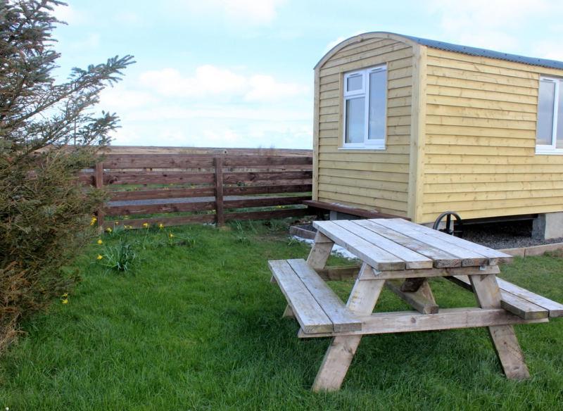 Hillside Camping Pods And Shepherd'S Hut Hotell Wick  Eksteriør bilde