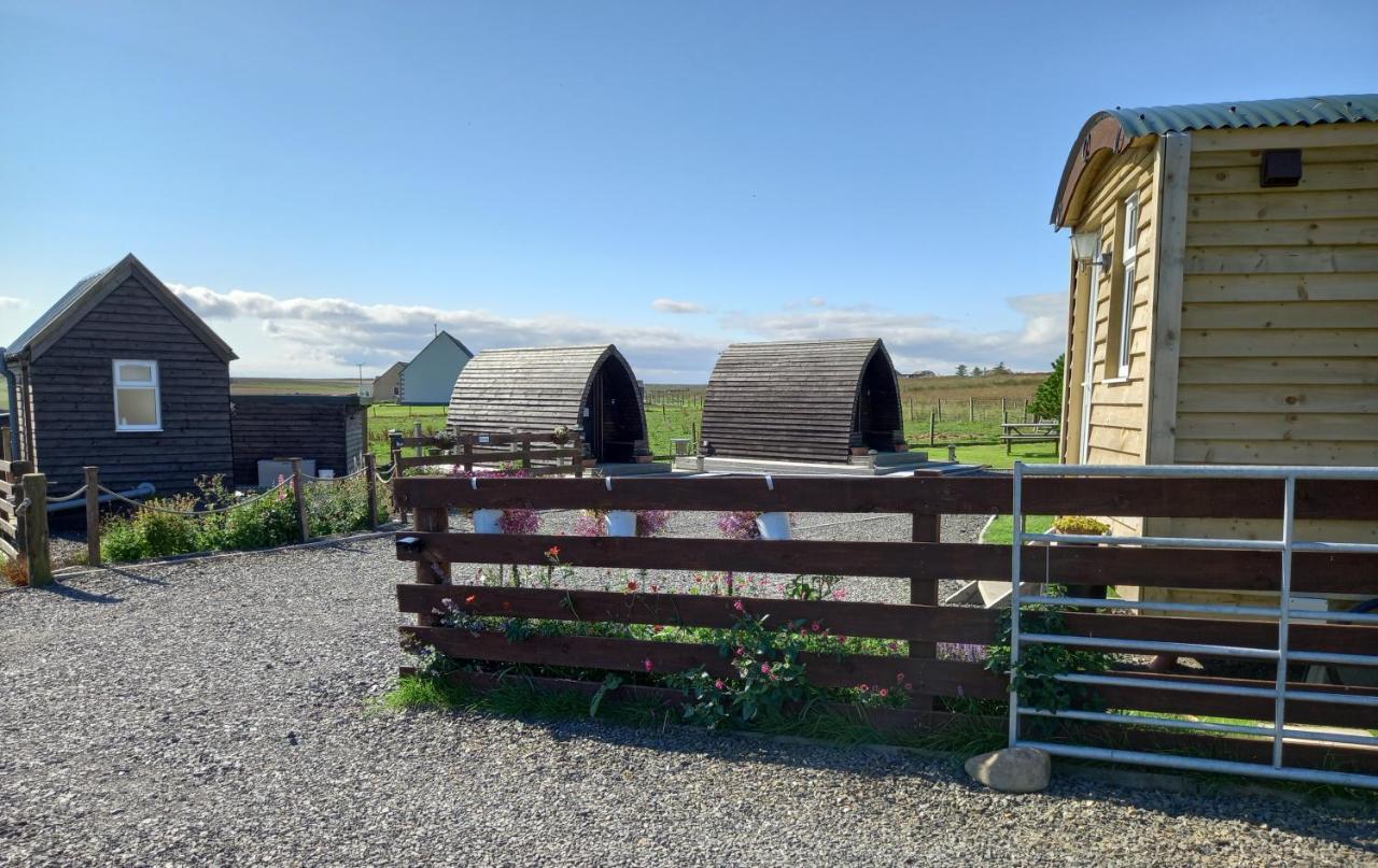 Hillside Camping Pods And Shepherd'S Hut Hotell Wick  Eksteriør bilde